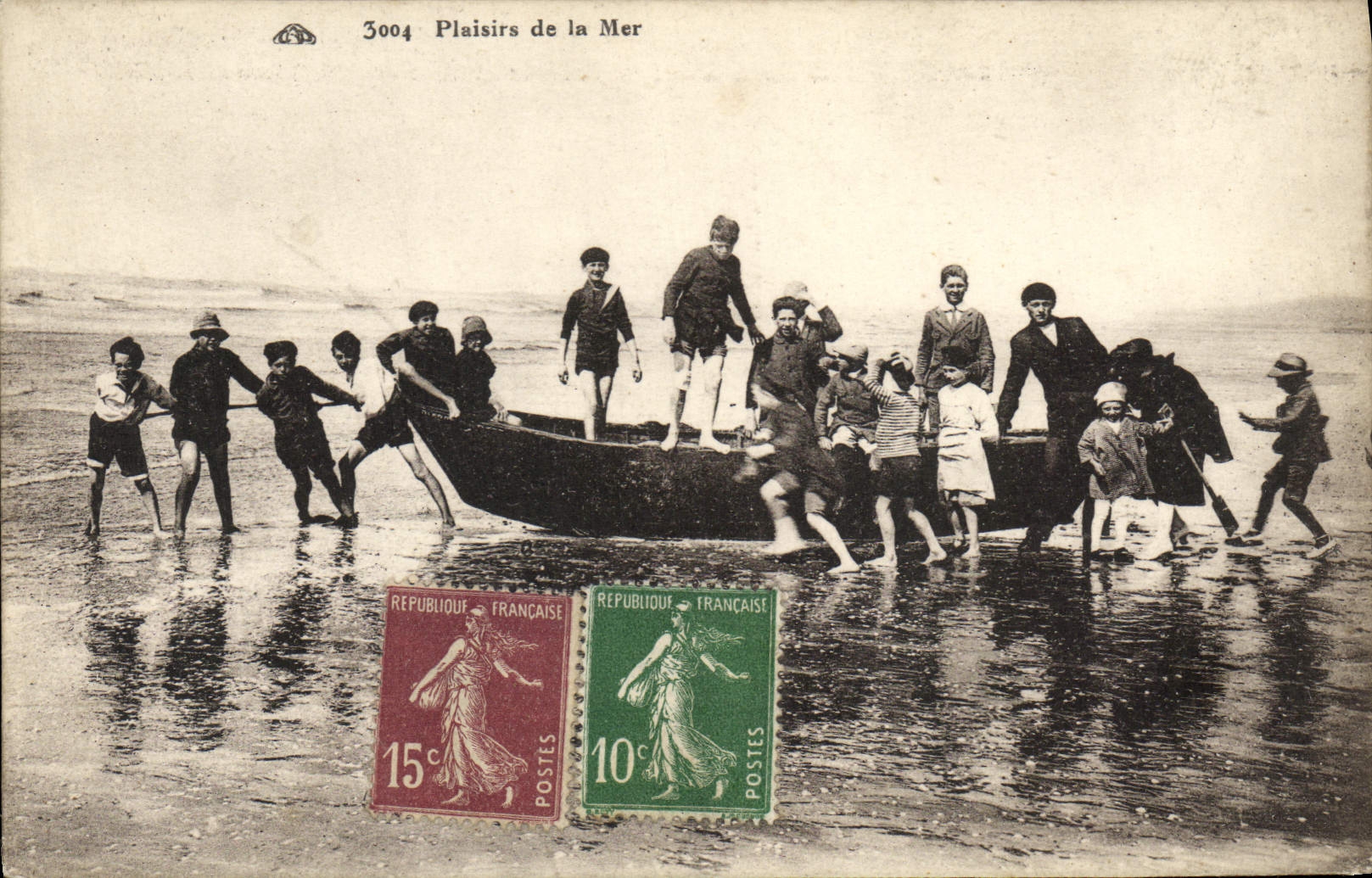 VINTAGE POSTCARD Pleasures of the sea Children