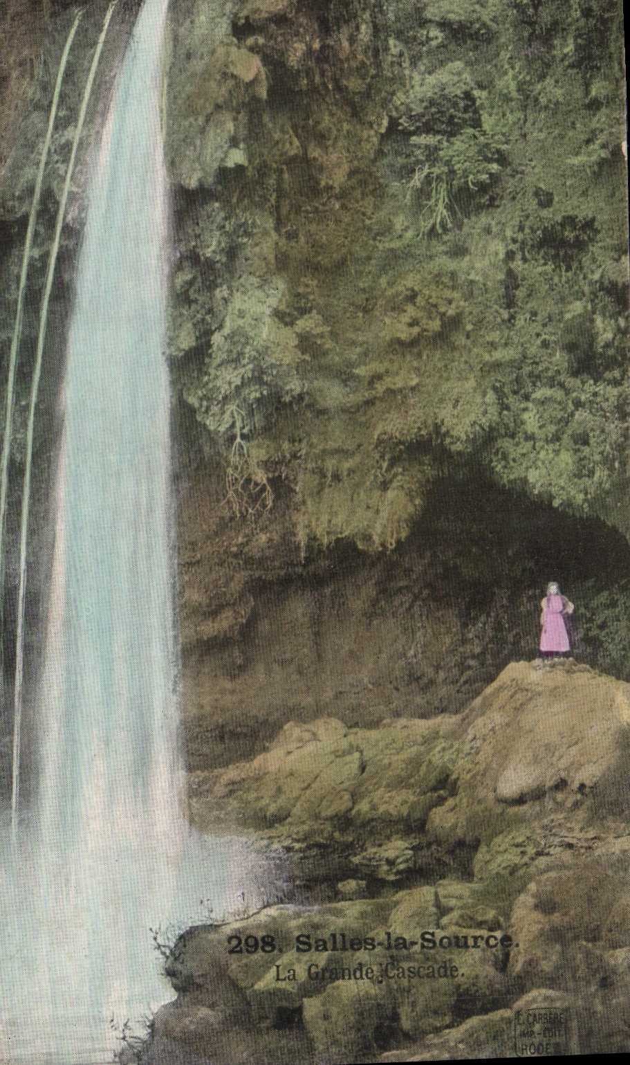 VINTAGE POSTCARD Rooms the Source the large cascade