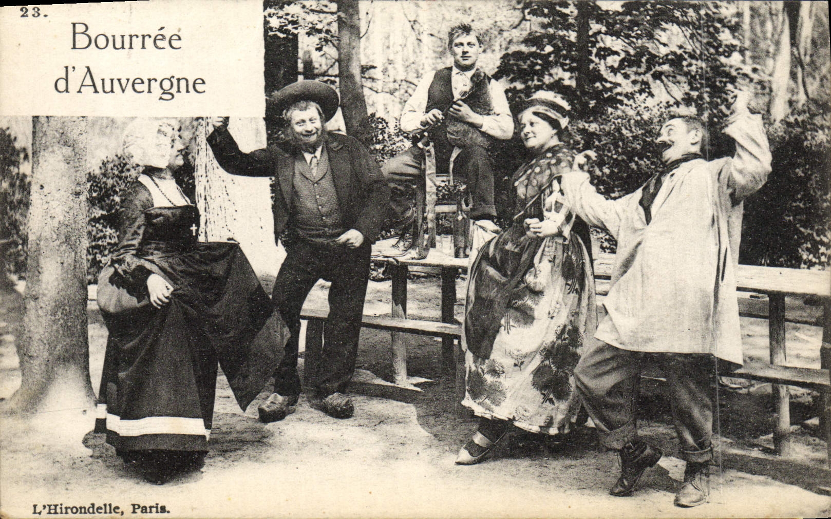 CPA Bourree d'Auvergne Folklore Danse