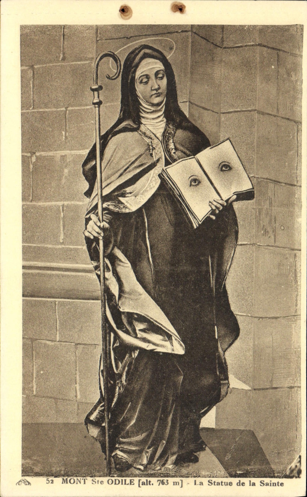 Montaje co de la POSTAL de la VENDIMIA. Odile estatua de Sainte