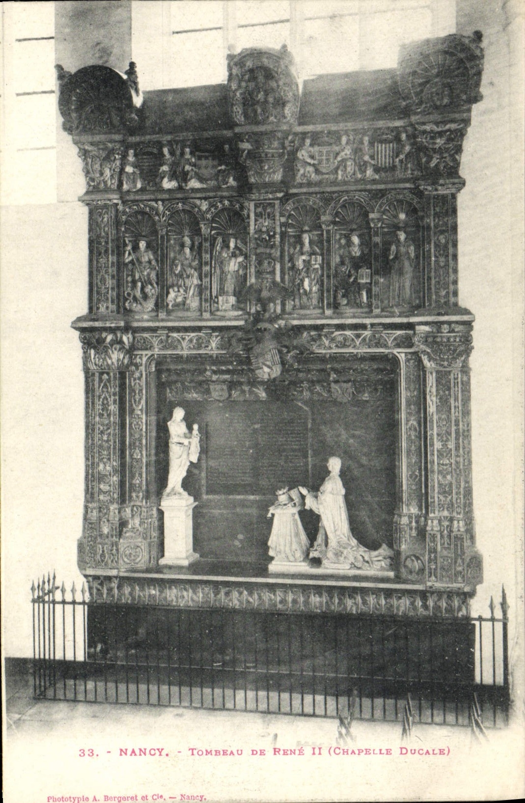 CPA Nancy Tombeau De Rene II Chapelle ducale