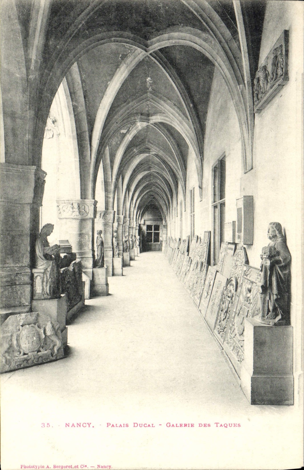 CPA Nancy Palais Ducal Galerie Des Taques