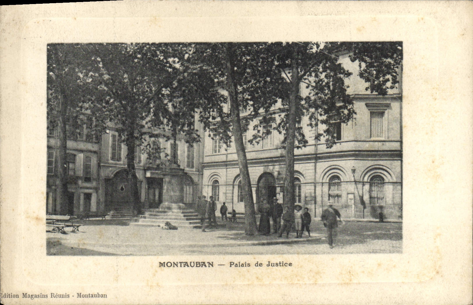VINTAGE POSTCARD Montauban Law courts