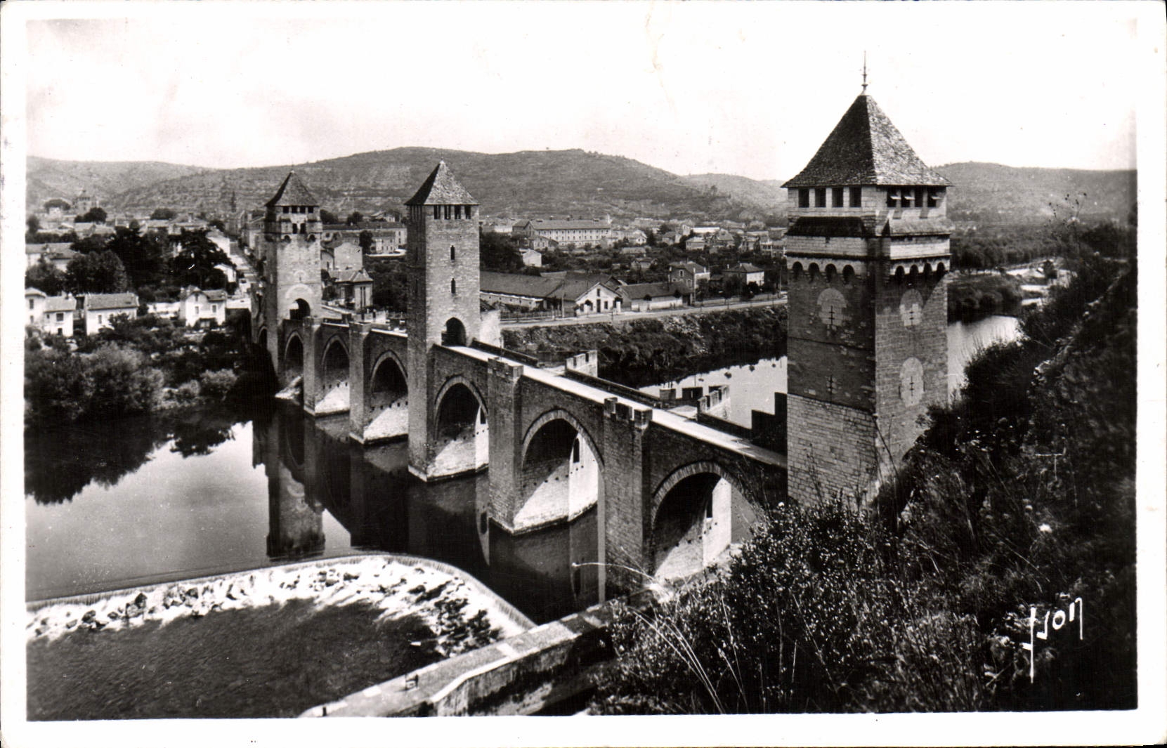 MODERN CARD Cahors the Valentre Bridge And the Batch