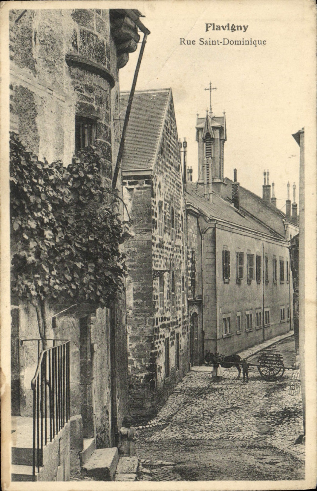 CPA Flavigny Rue Saint Dominique Charette a ane Mule enfant