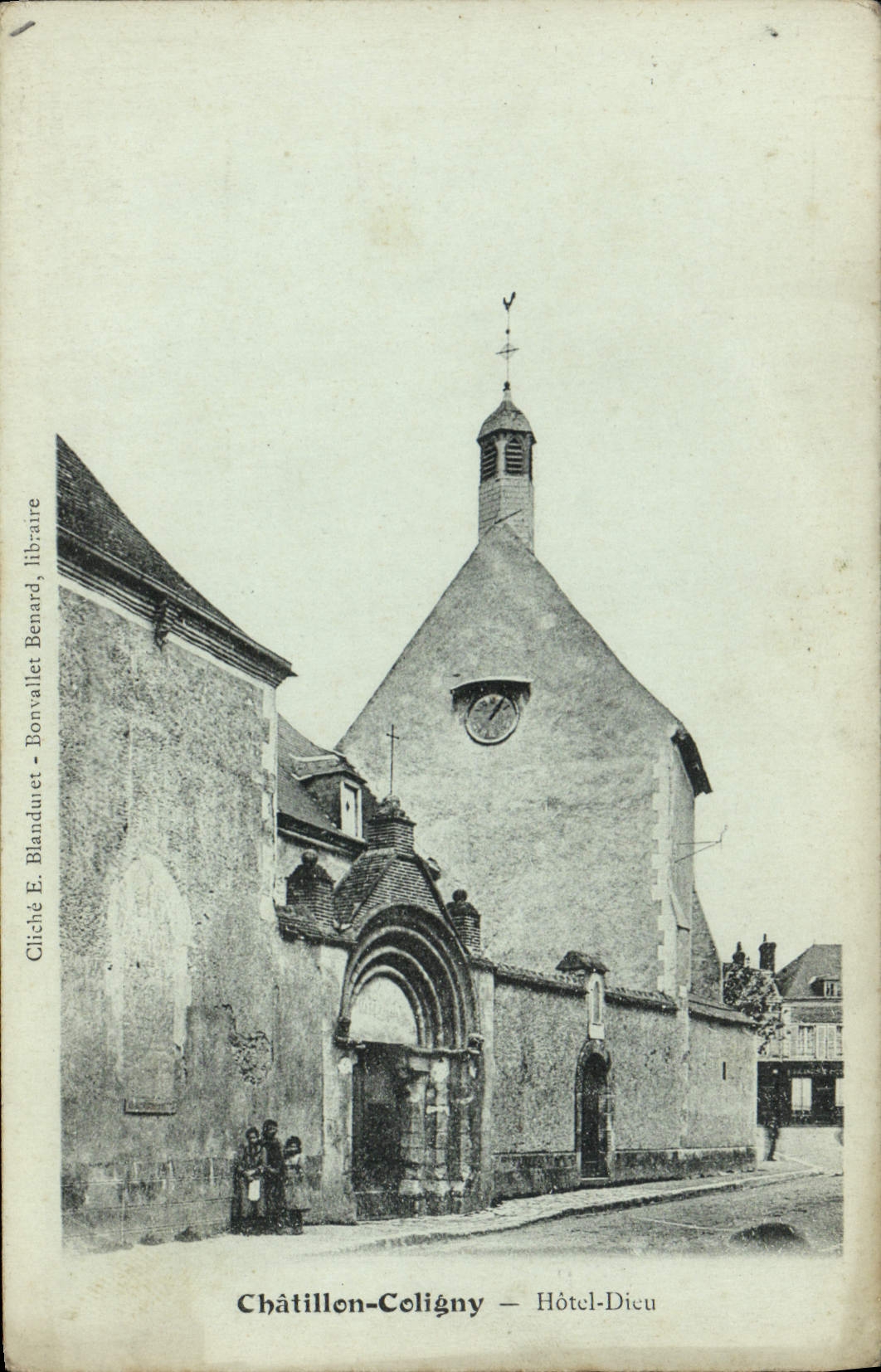 VINTAGE POSTCARD Chatillon Coligny Hotel God Children