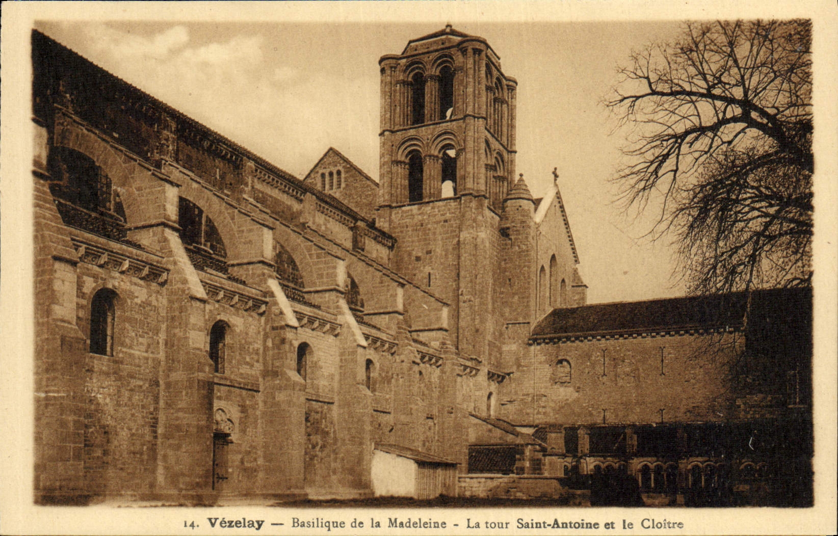 Basílica de Vezelay de la POSTAL de la VENDIMIA de la Madeleine la torre Saint Antonio y el claustro
