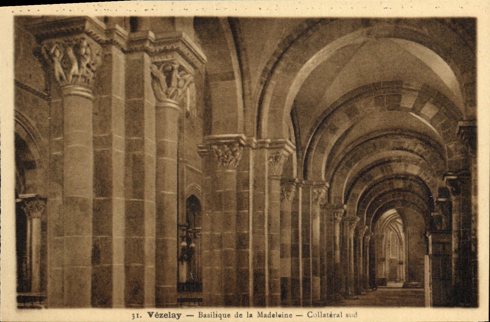 CPA Vezelay Basilique De La Madeleine Collateral Sud