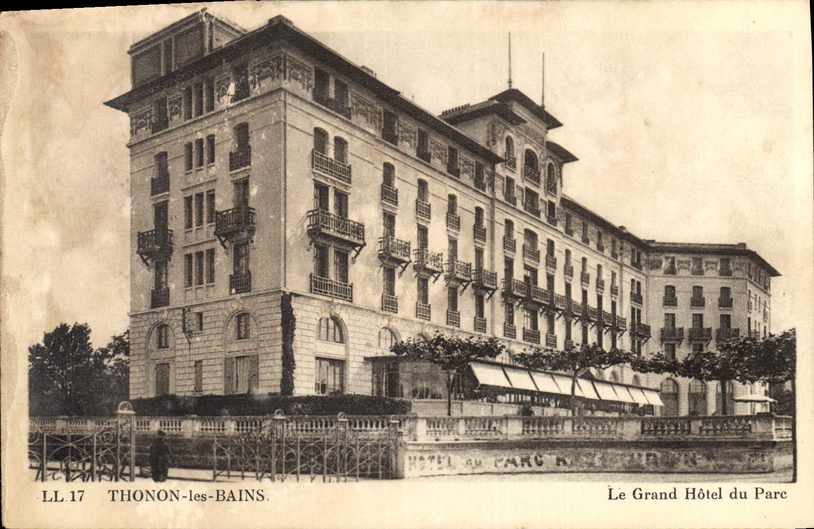 VINTAGE POSTCARD Thonon Les Bains the Large Hotel Of the Park