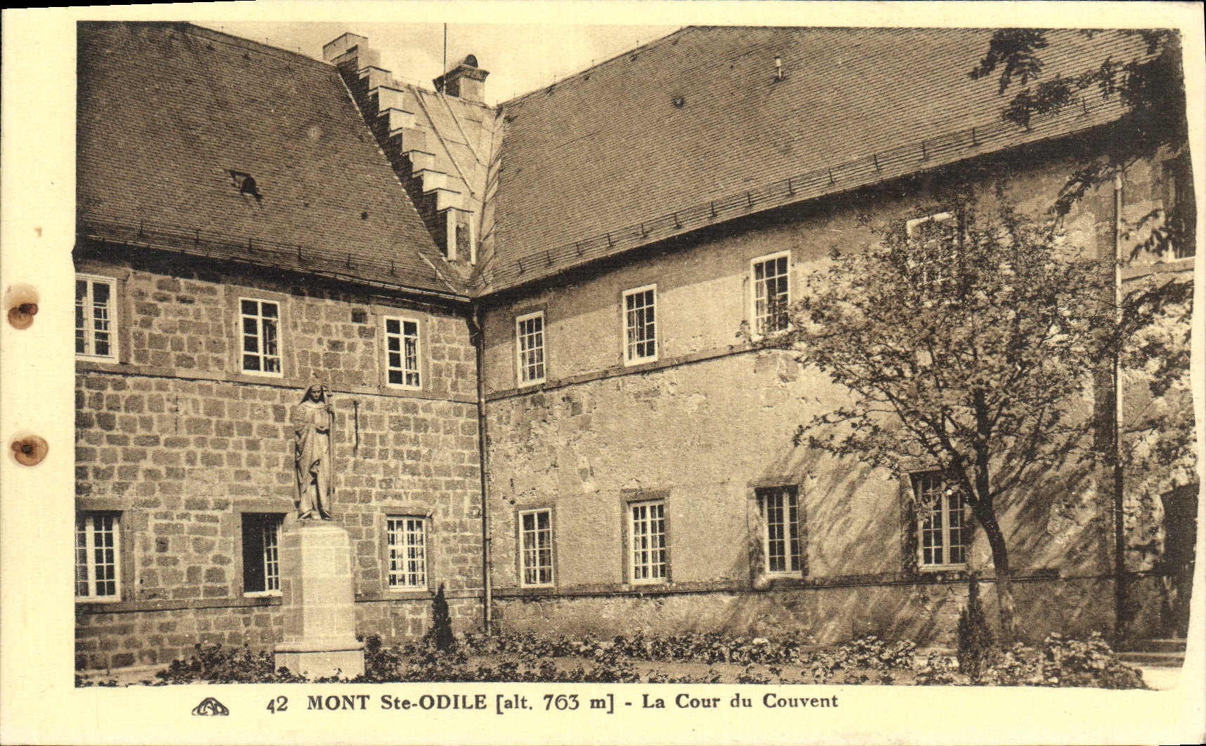 CPA Mont Ste Odile La Cour Du Couvent