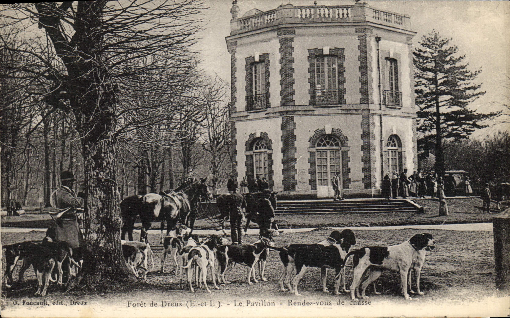 VINTAGE POSTCARD Drill De Dreux the Reudez House You Of Hunt Dogs