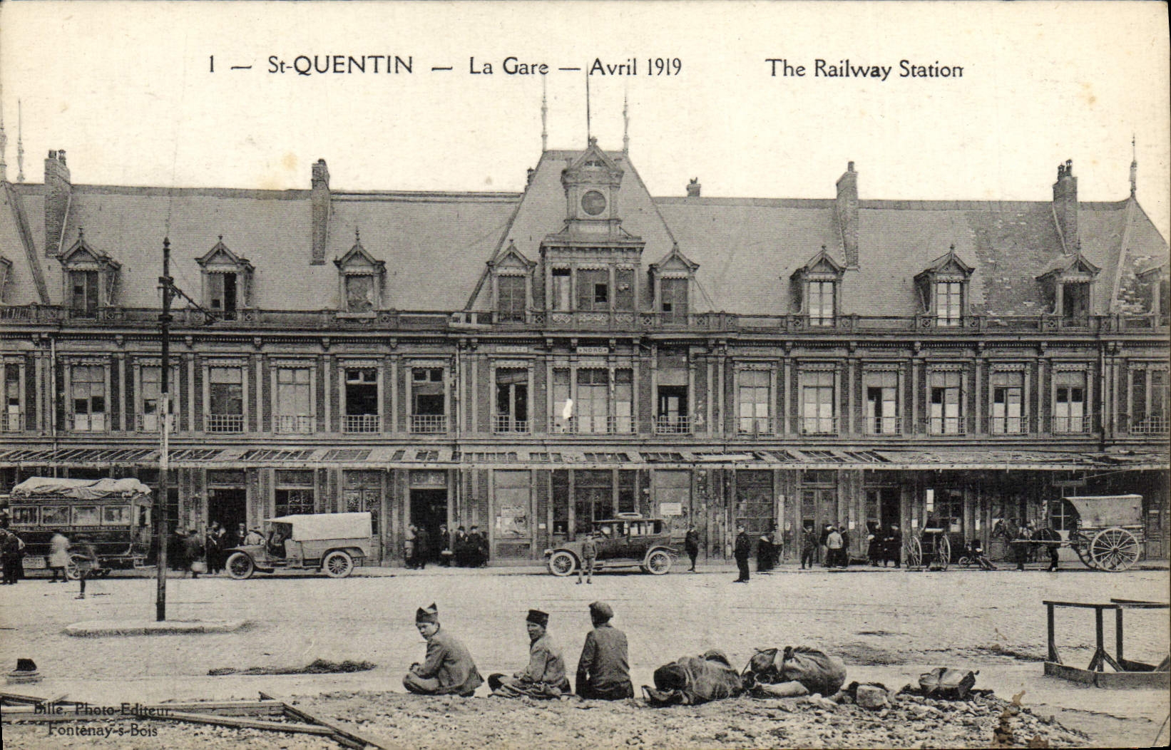 VINTAGE POSTCARD St Quentin Train station Children