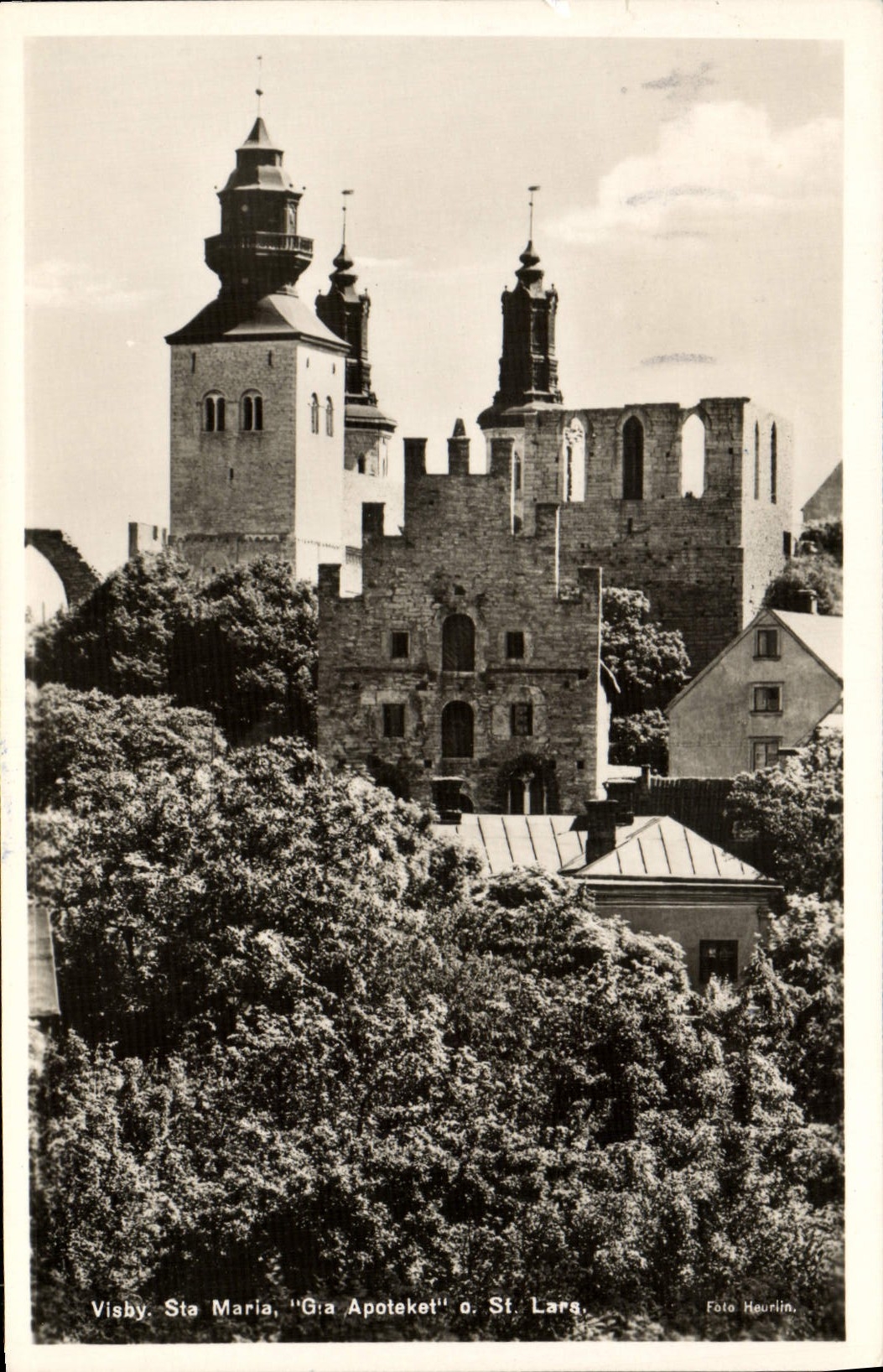 VINTAGE POSTCARD Visby Sta Maria Gra Apoteket has St Lars