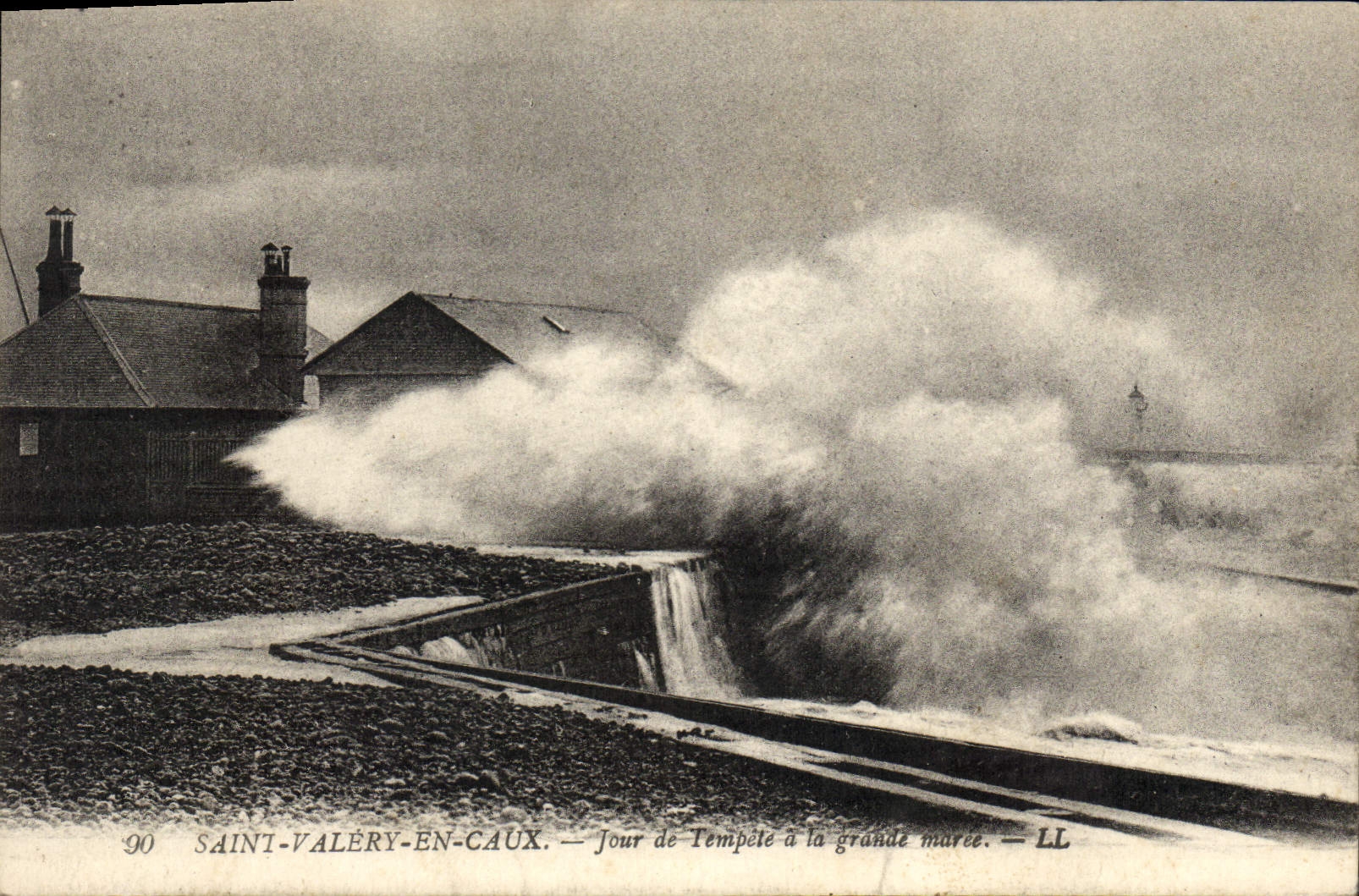 CPA Saint Valery En Caux Jour de Tempete a la grande maree