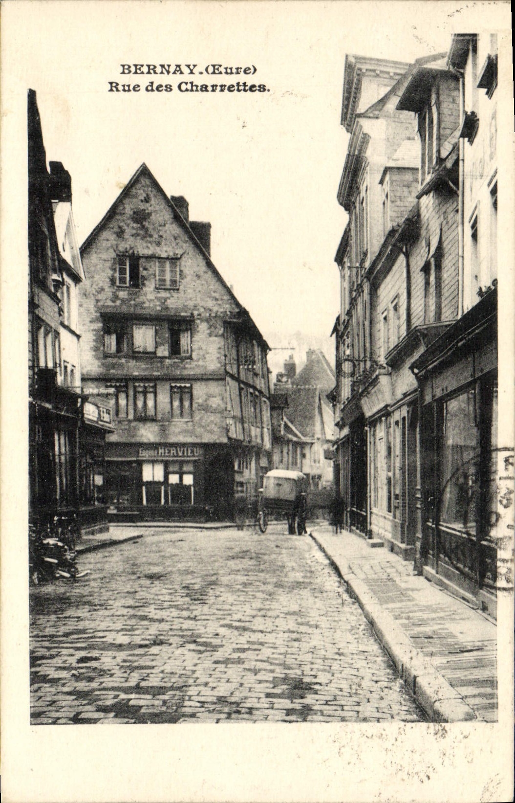 VINTAGE POSTCARD Bernay Street of the Carts