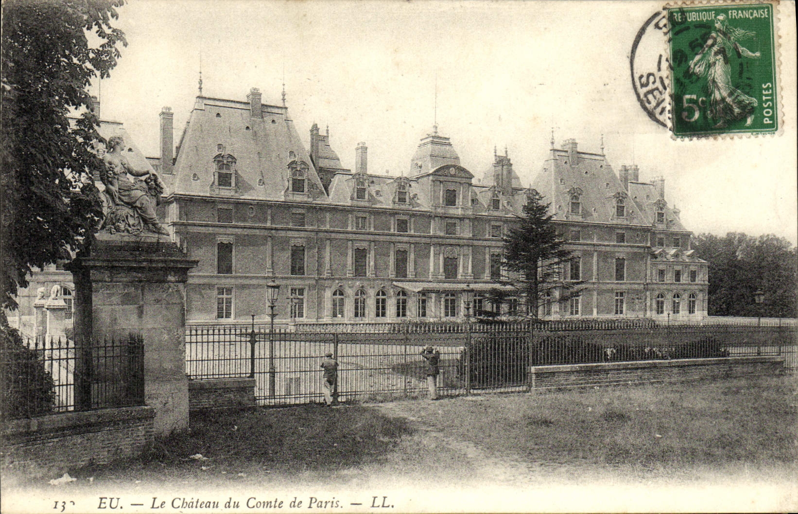 VINTAGE POSTCARD Have Chateu of the Count de Paris