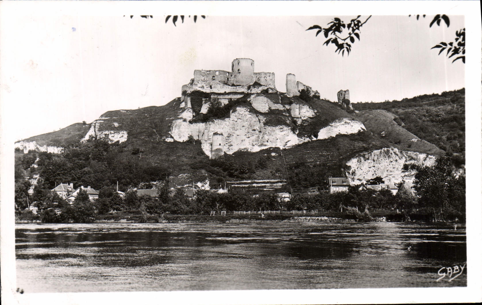 MODERN CARD Small Andely the Galliard Castle