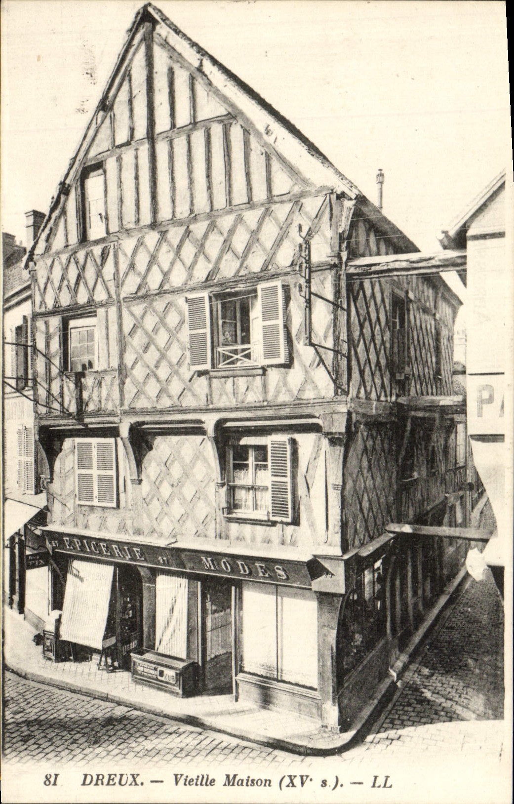 CPA Dreux Vieille Maison Epicerie 