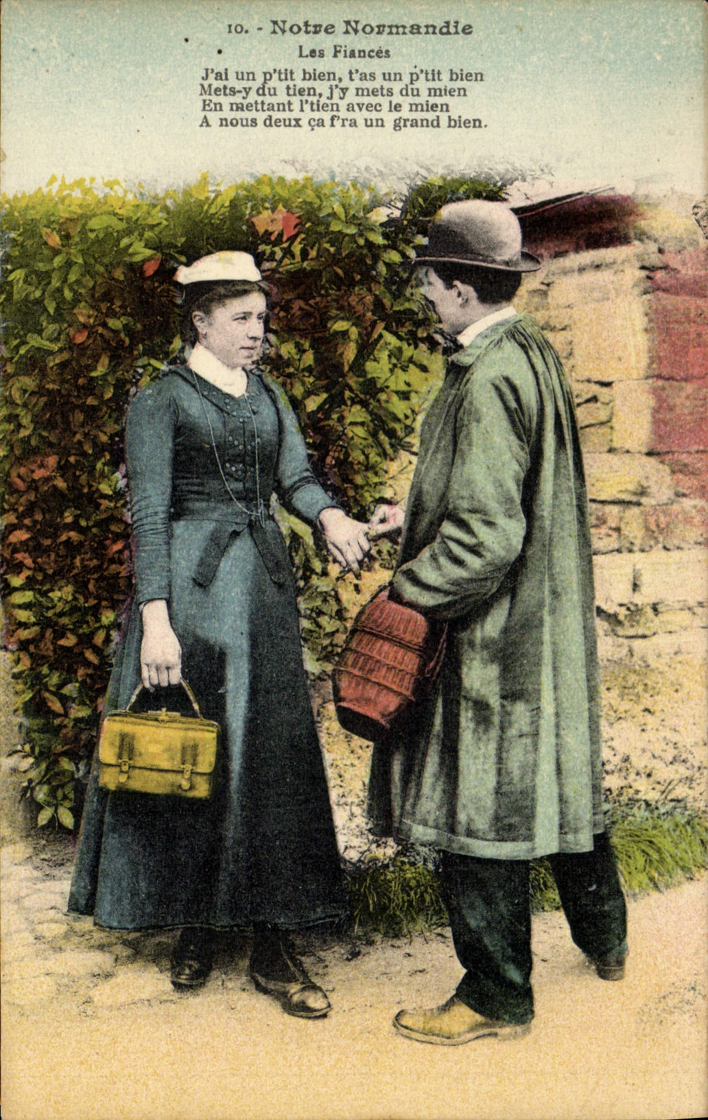 CPA Notre Normandie Les Fiances Folklore 