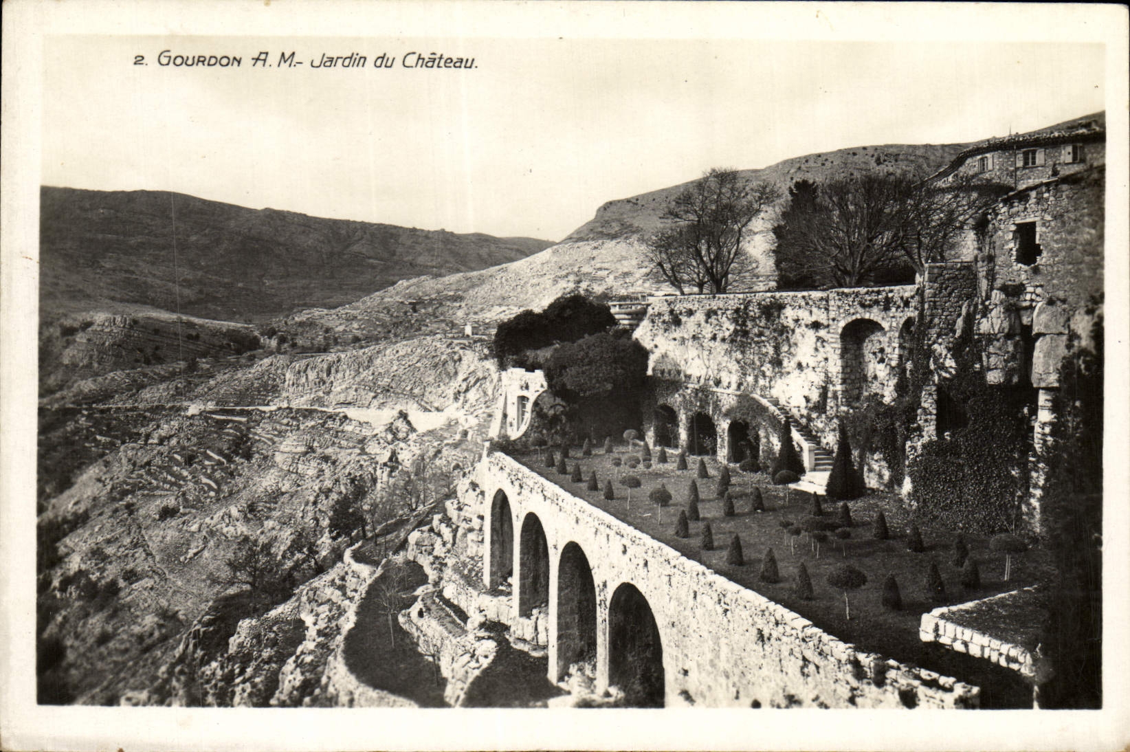 VINTAGE POSTCARD Gourdon Garden of the Castle