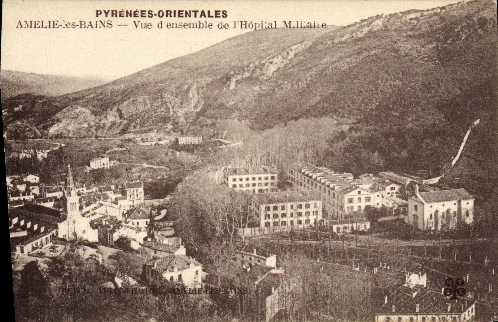 CPA Amelie les Bains Vue d'ensemble de l'hopital militaire Militaria 