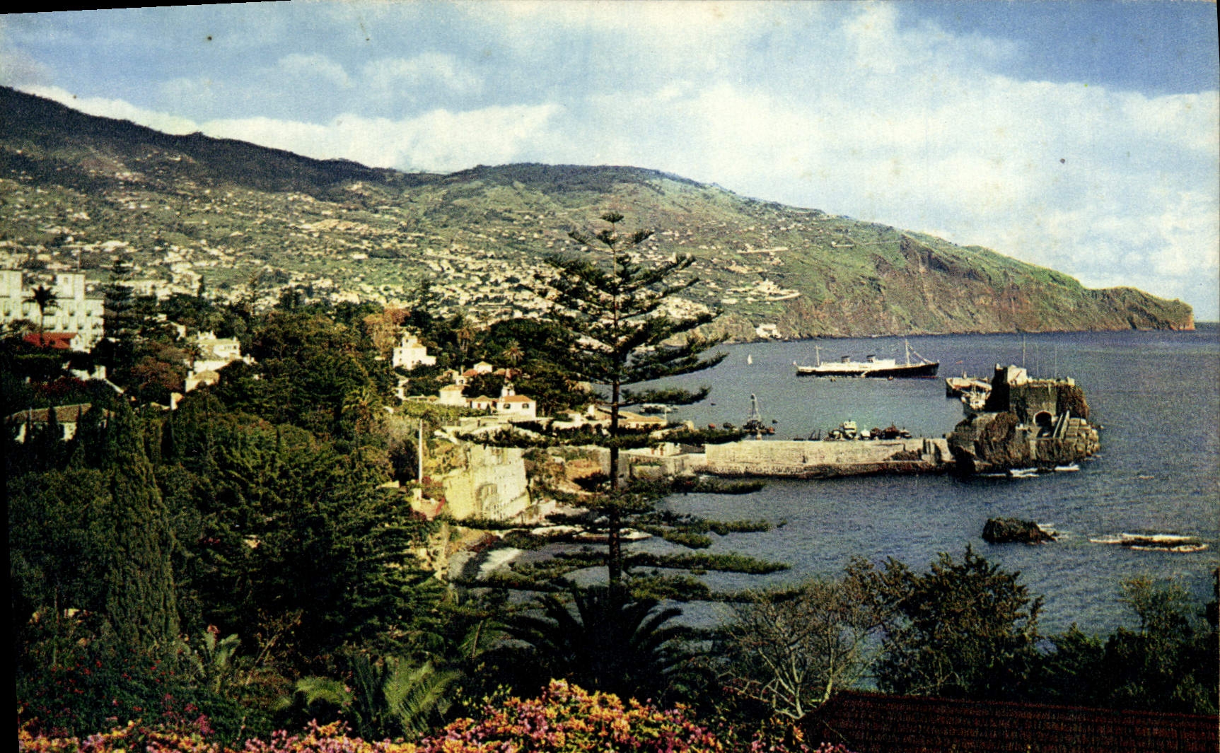CPM Funchal Bay Madeira from the West hotel Area