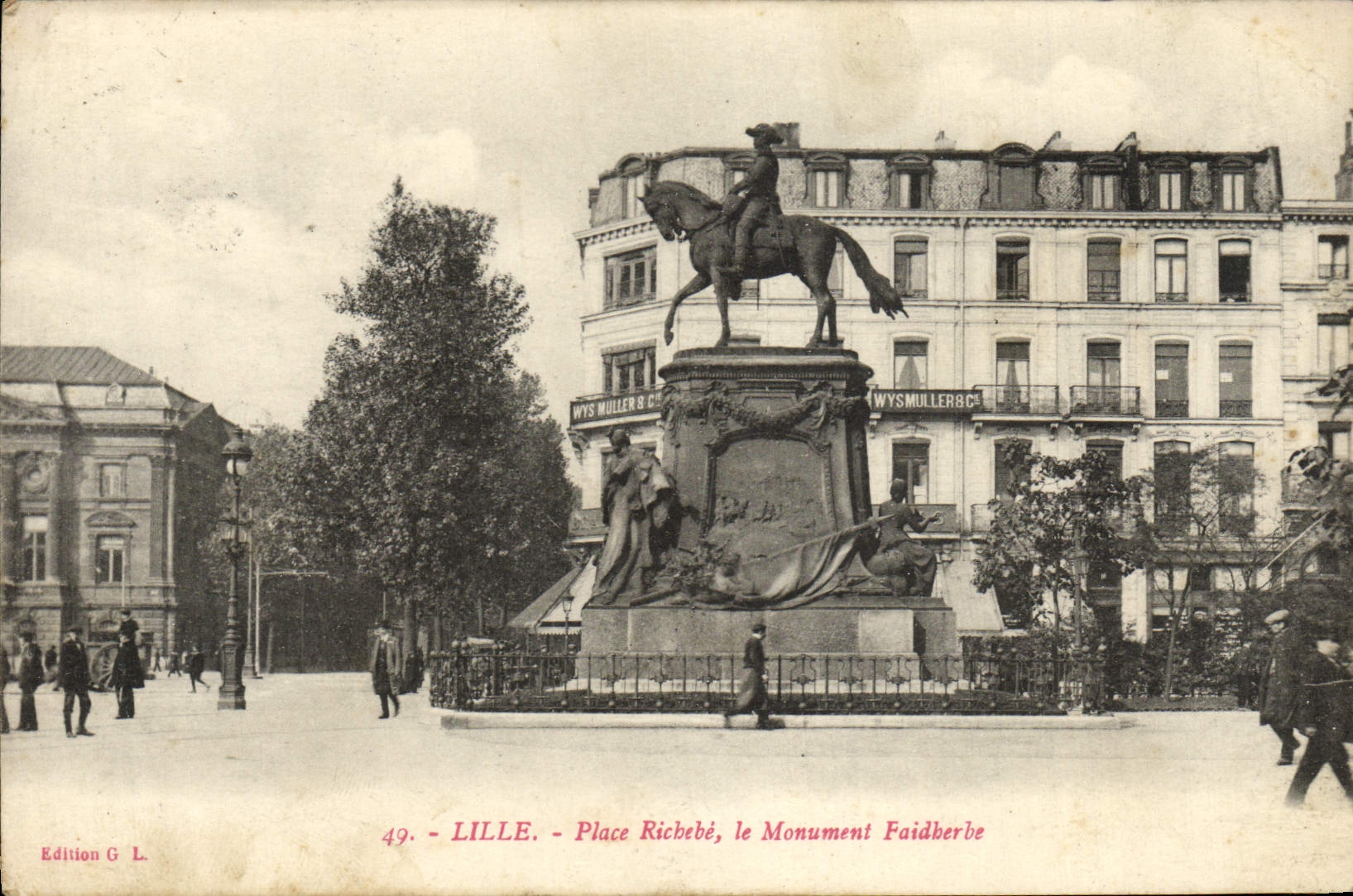 VINTAGE POSTCARD Lille Places Richebe the Faidberbe Monument