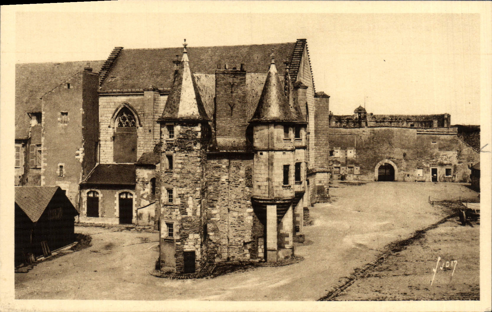 CPA Angers Le Petit Chateau