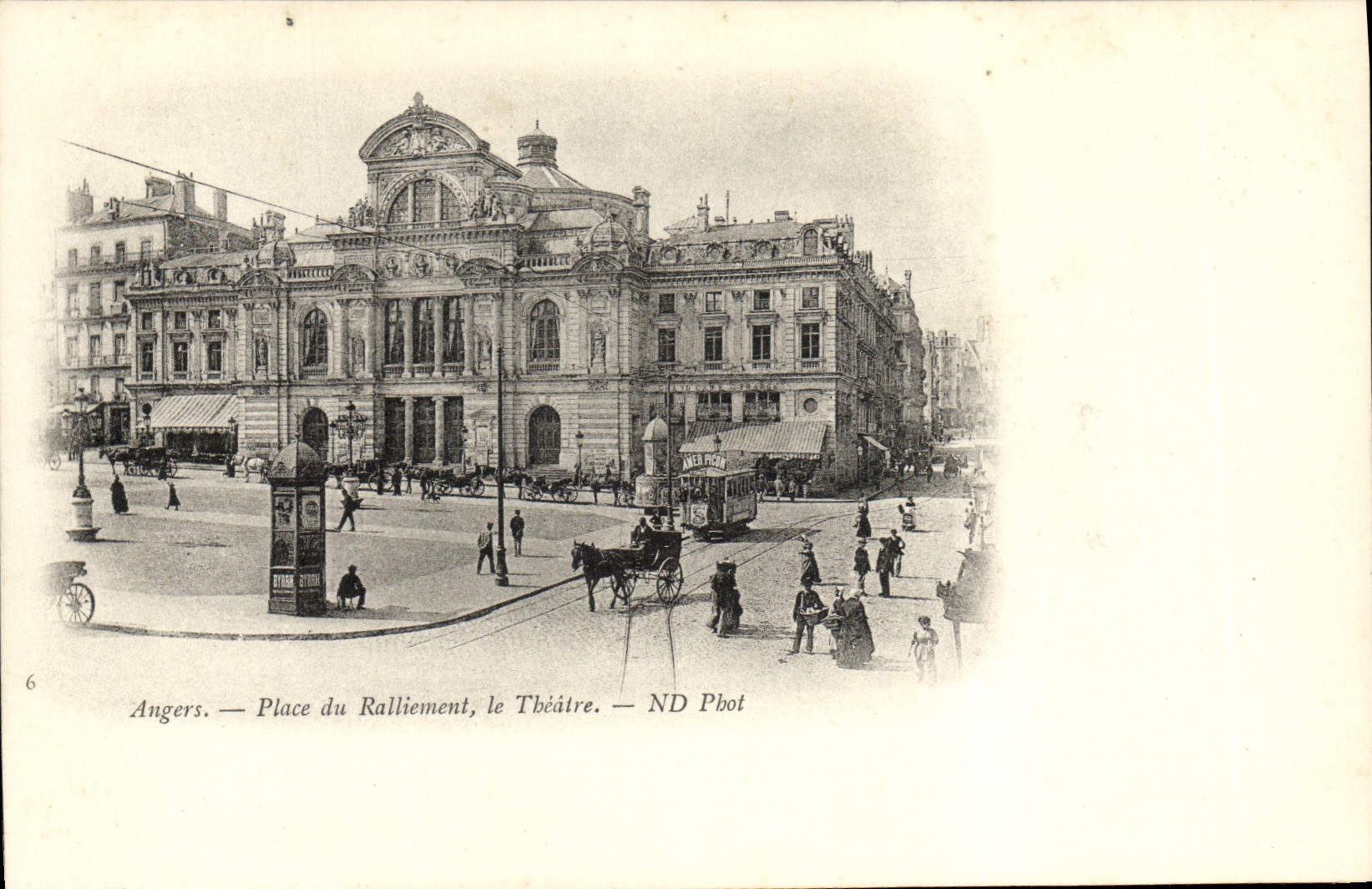 CPA Angers Place du Ralliement le Theatre