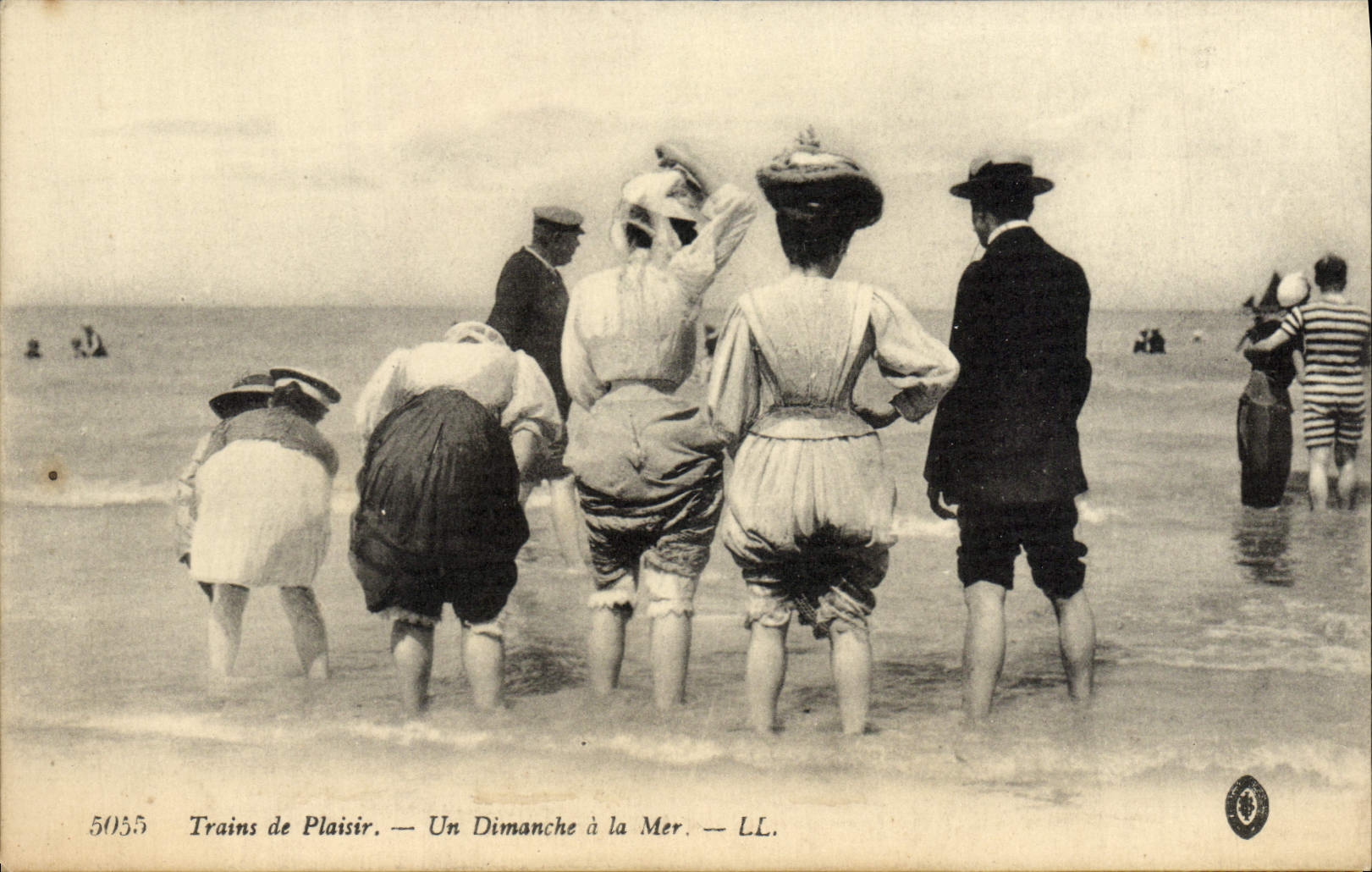 CPA Trains de Plaisir Un Dimanche a la Mer