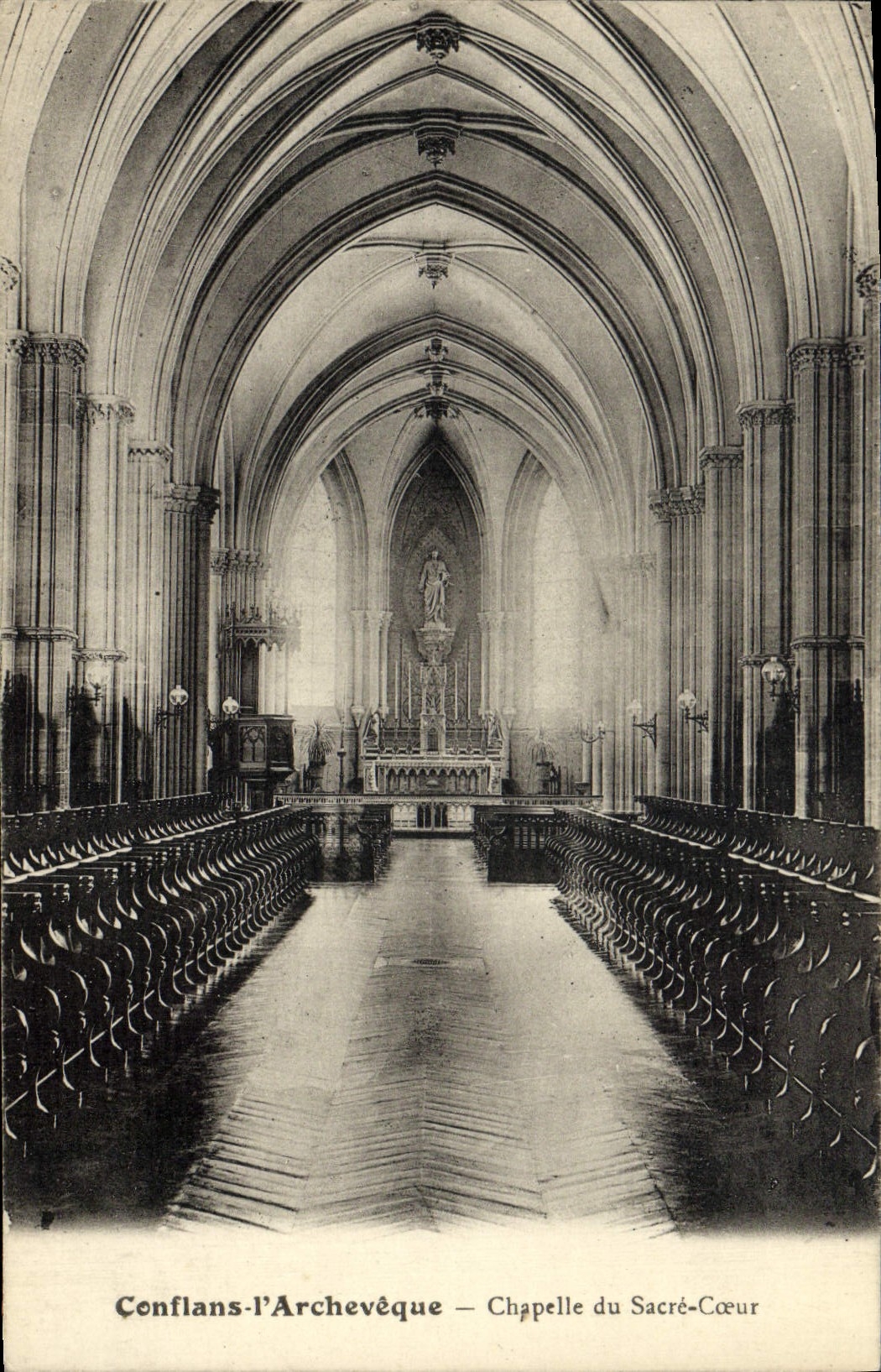 POSTAL Conflans de la VENDIMIA el arzobispo Vault del corazón de la consagración
