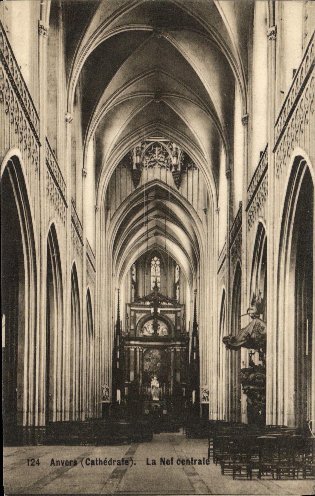 CPA Anvers La Nef Centrale