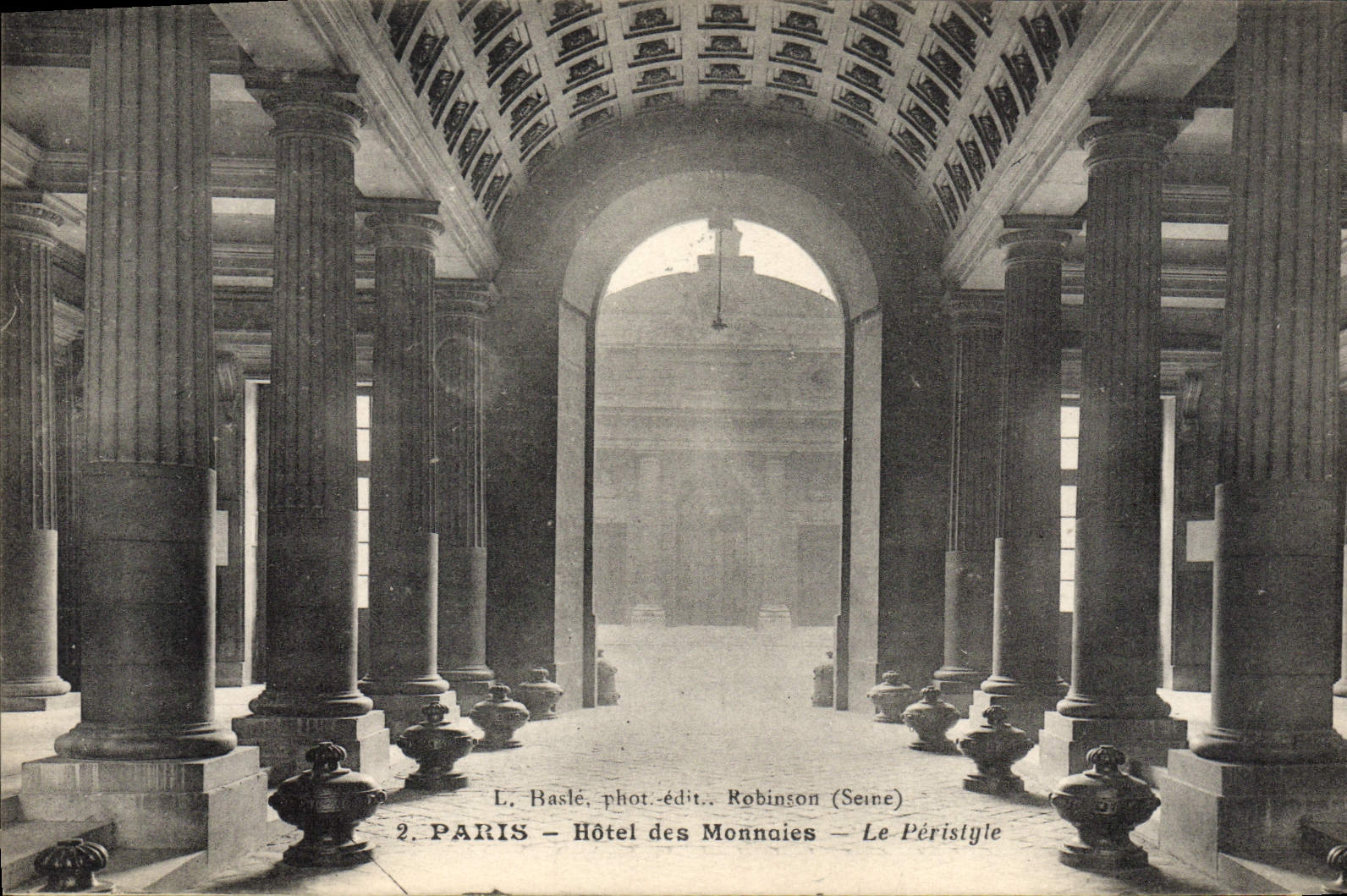 CPA Paris Hotel Des Monnaies Le Peristyle
