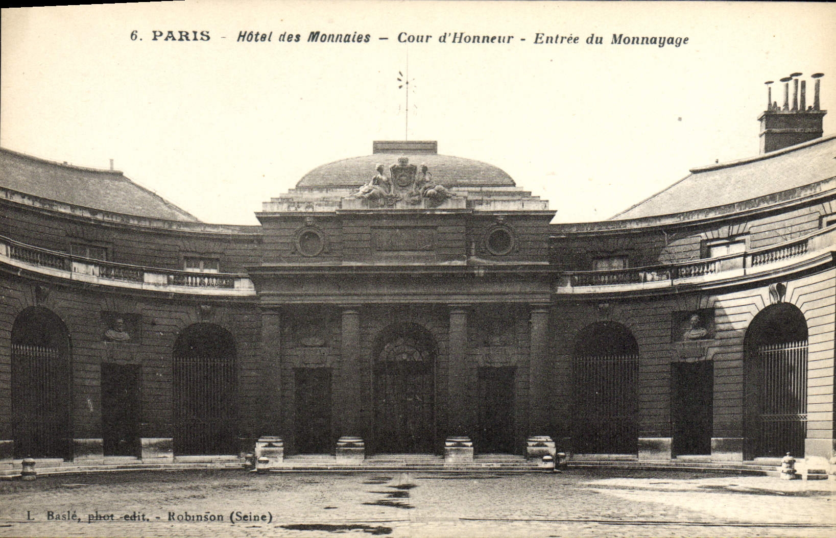 CPA Paris Hotel Des Monnaies Cour d'Honneur Entree Du Monnayage