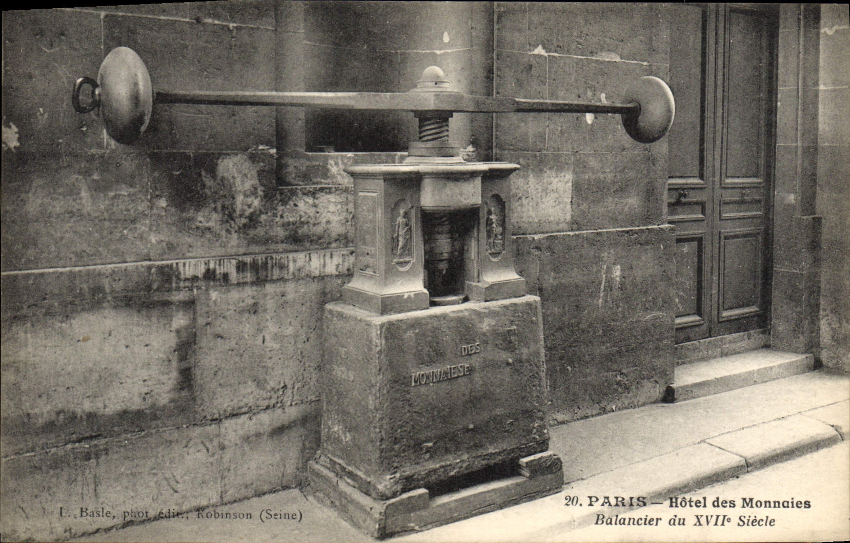 CPA Paris Hotel Des Monnaies Balancier du 17eme 