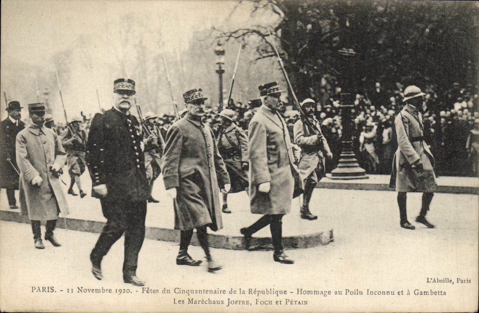 CPA Paris Fetes Du Cinquantenaire De LA Republique Hommage Au Poilu inconnu e a Gambetta Joffre Foch Petain Militaria