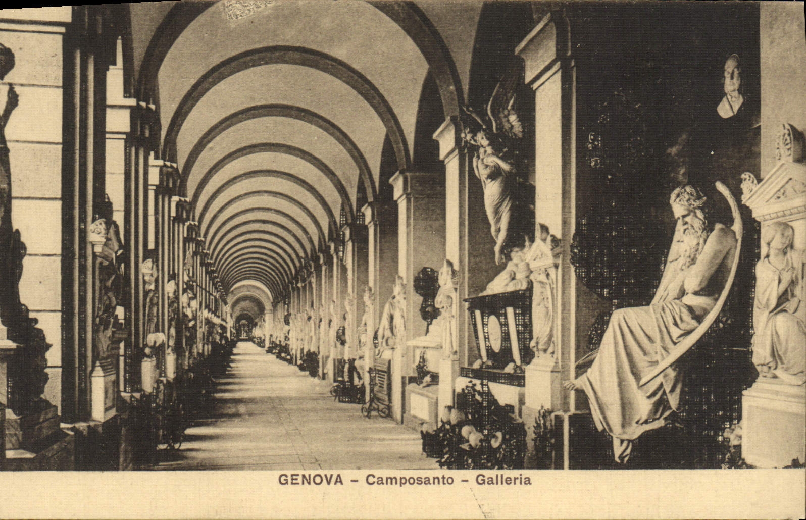 VINTAGE POSTCARD Genova Camposanto Galleria