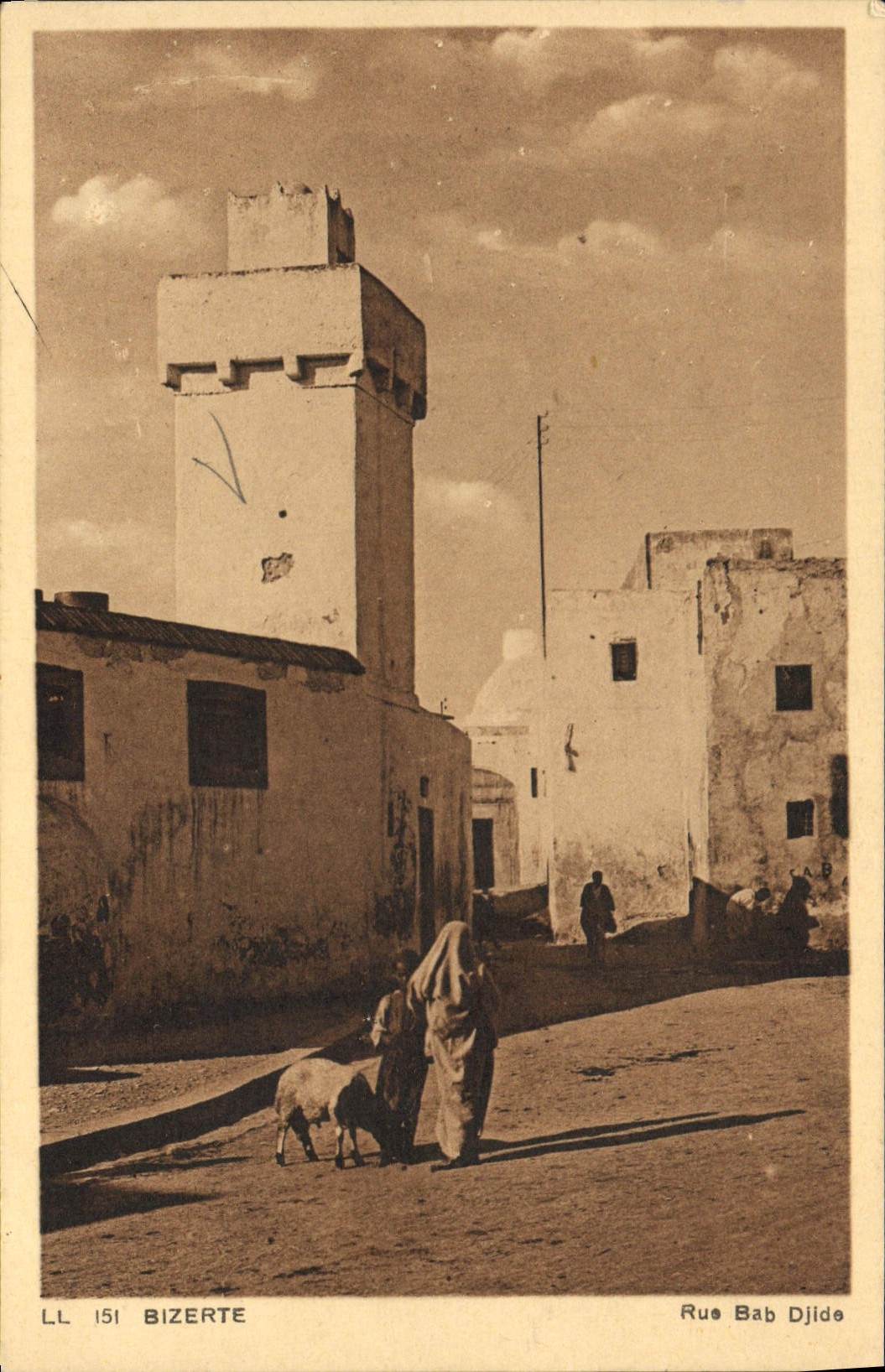 Calle Bab Djide de Bizerte de la POSTAL de la VENDIMIA