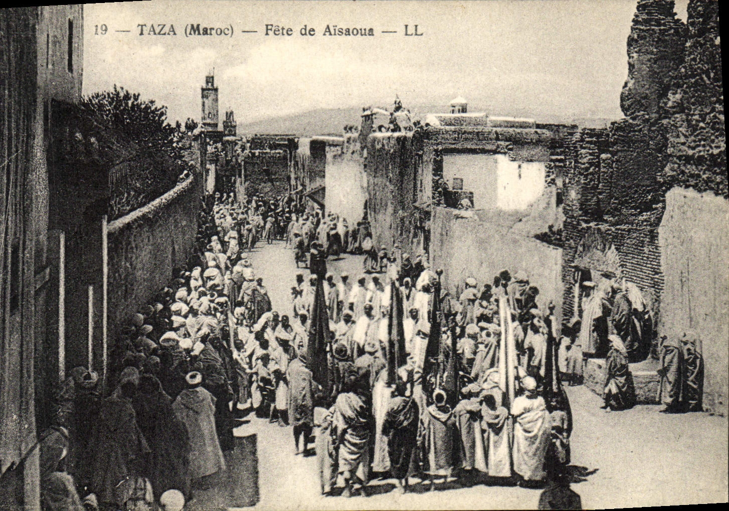VINTAGE POSTCARD Taza Celebrates of Aisaoua