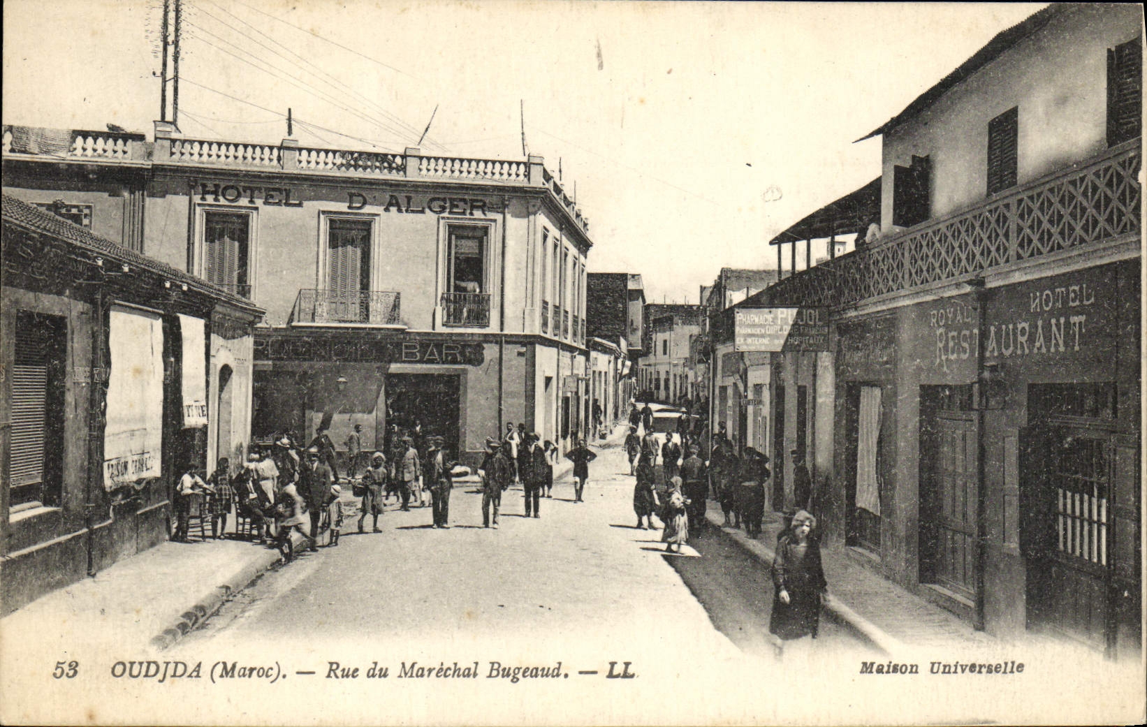 VINTAGE POSTCARD Oudjda Street of the Marshal Bugeaud Hotel of Algiers