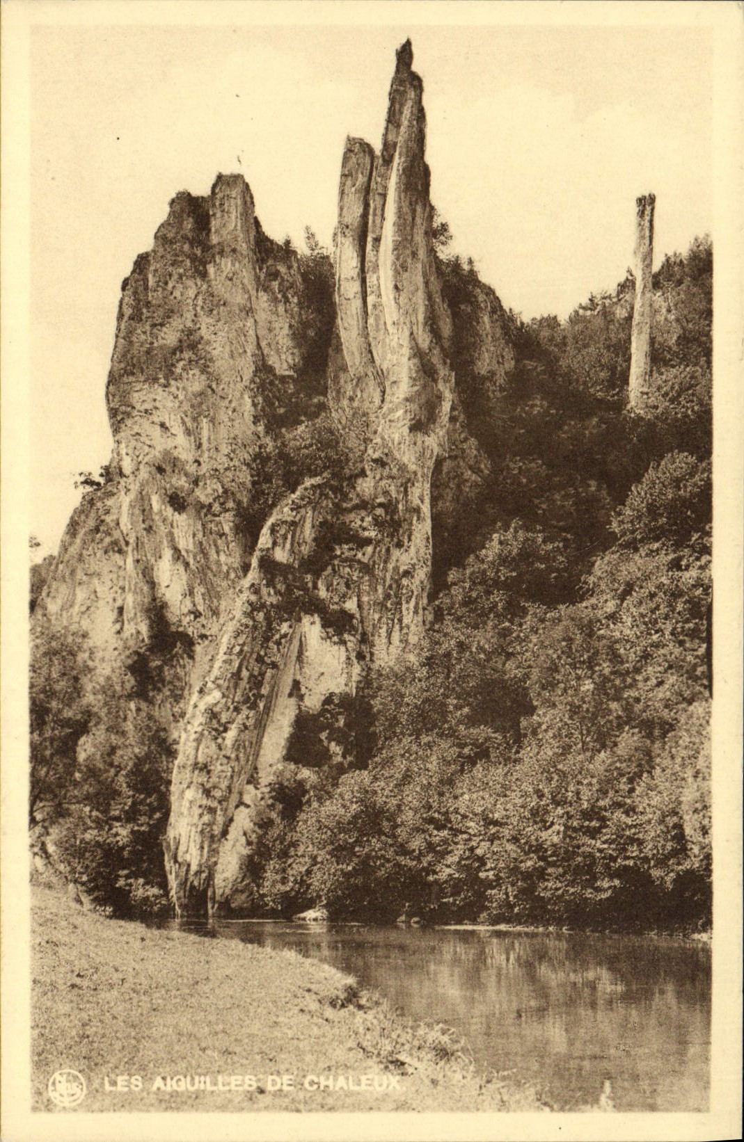 VINTAGE POSTCARD the Needles De Chaleux