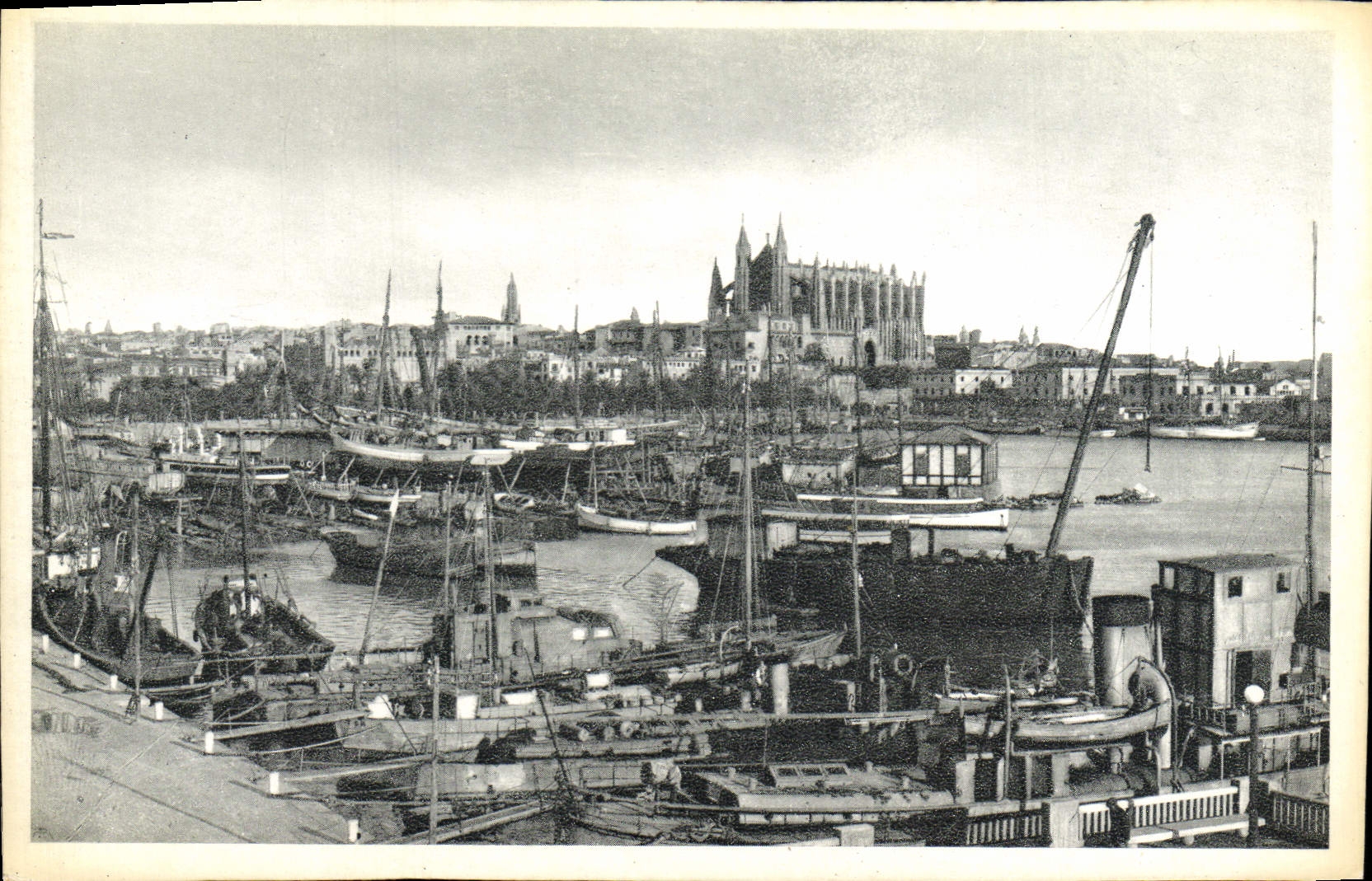 CPA Port Bou Bateaux