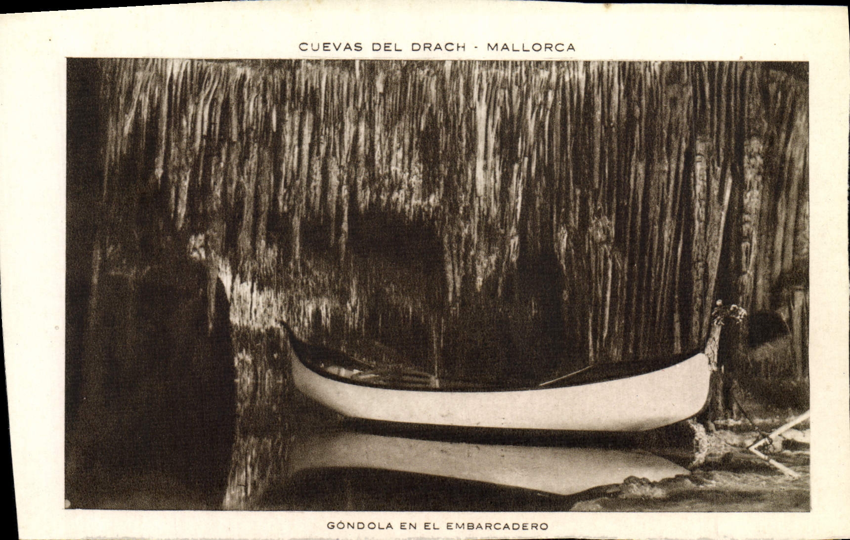 CPA Cuevas Del Drach Mallorca Gondola en el embarcadero