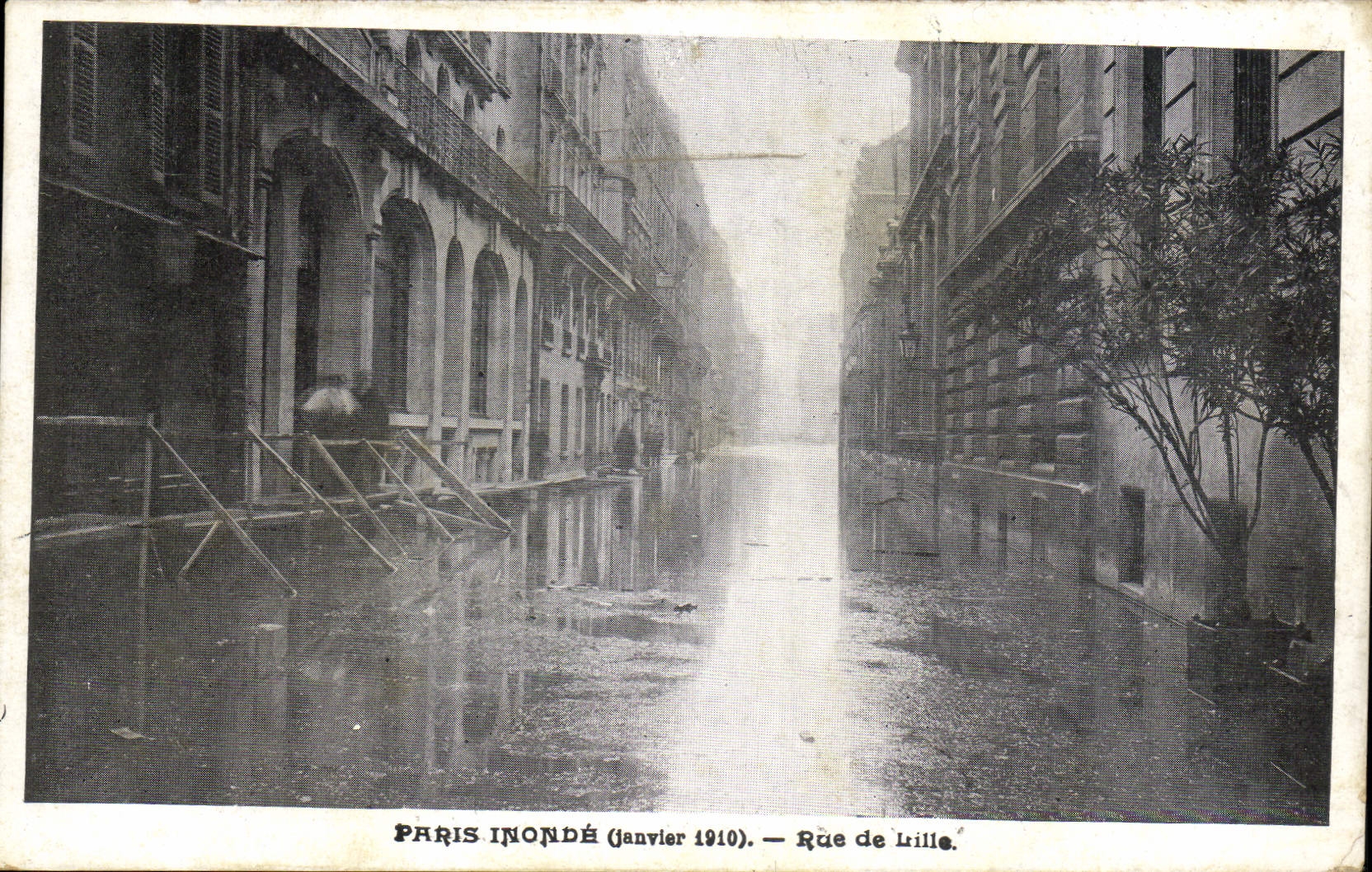 VINTAGE POSTCARD Paris Floods Street of Lille