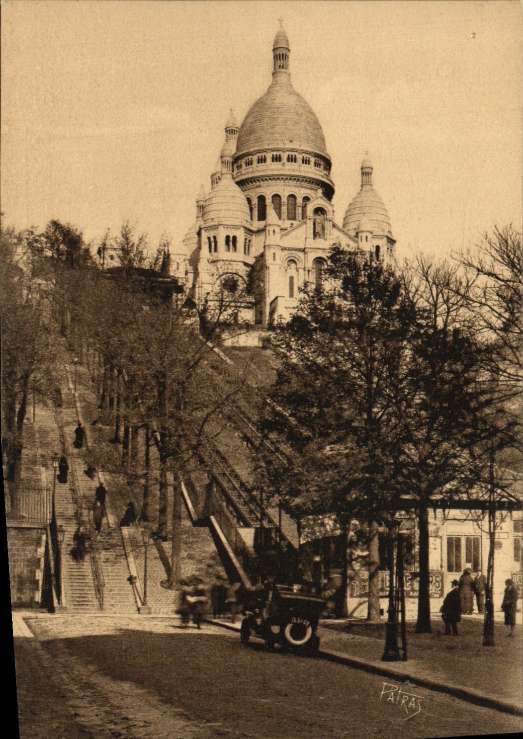 VINTAGE POSTCARD Paris Montmartre Basilique Crowns Heart