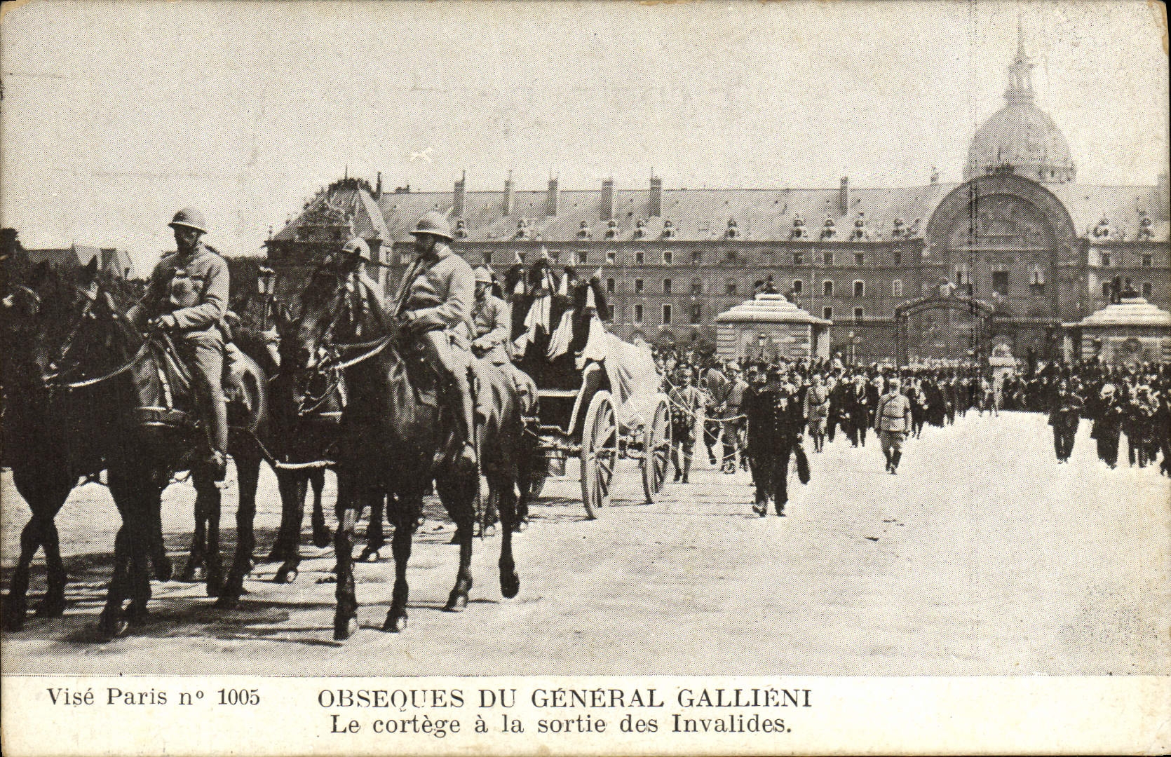 VINTAGE POSTCARD Paris Funeral Of General Gallieni the procession at the exit of the Invalids