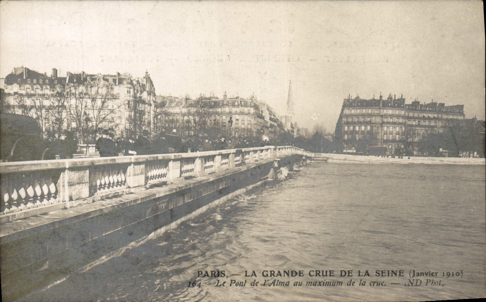VINTAGE POSTCARD Paris the Great Rising Of the Seine the bridge of the alma to the maximum of the rising