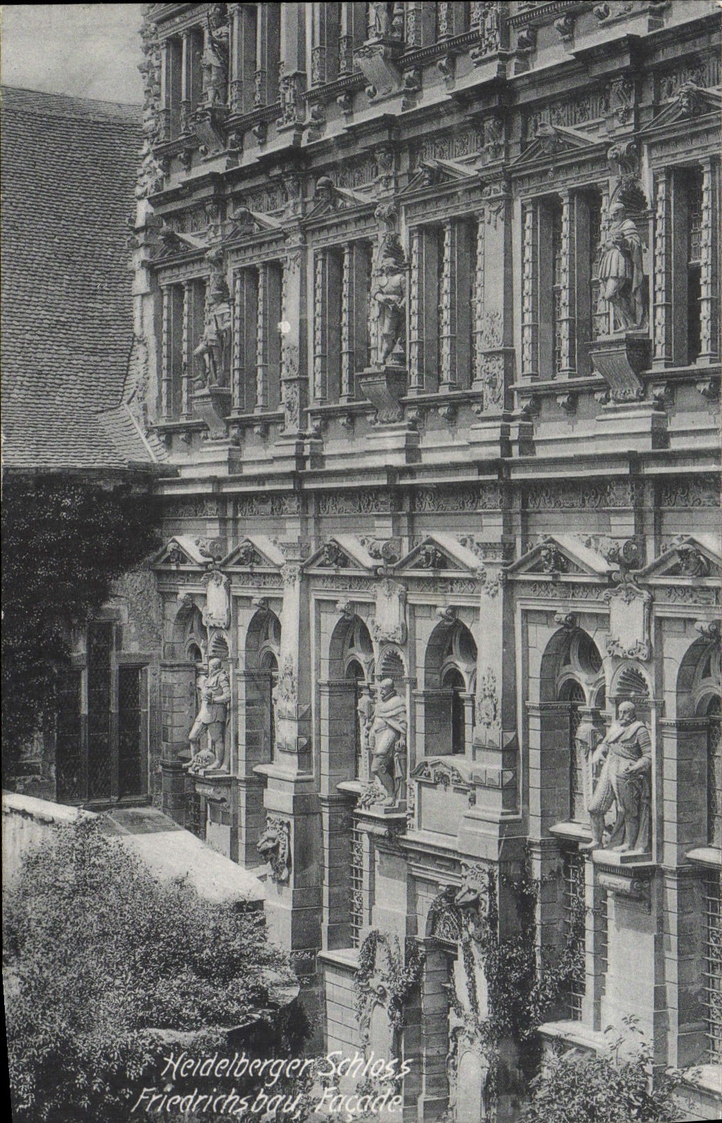 VINTAGE POSTCARD Heidelberger Schloss Friedrichsbau Frontage