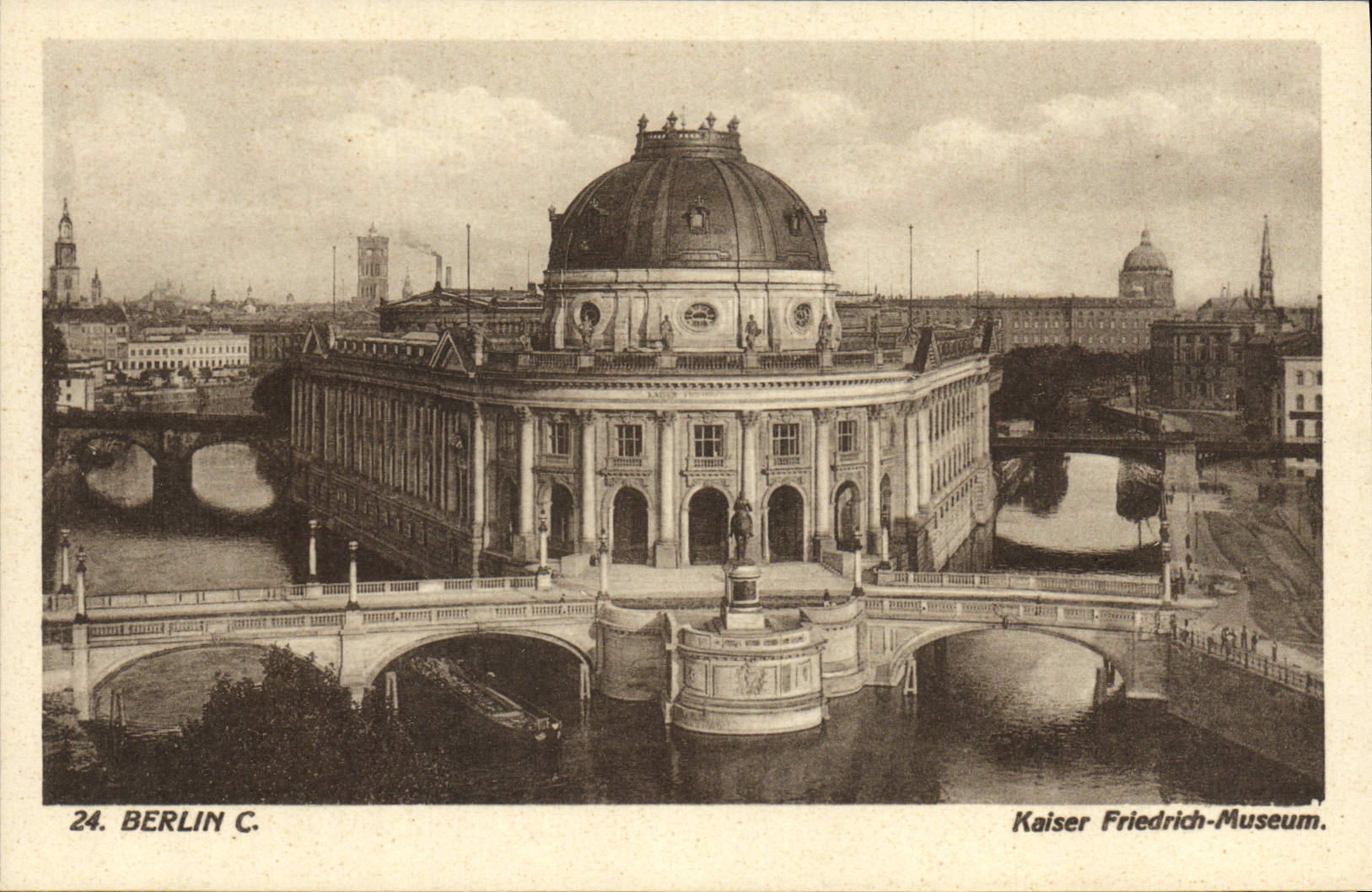 VINTAGE POSTCARD Berlin Kaiser Friedrich Museum