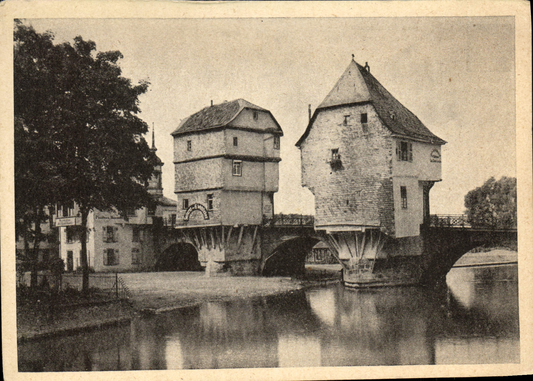 VINTAGE POSTCARD Bad Kreuznach Old women Houses On the Bridge